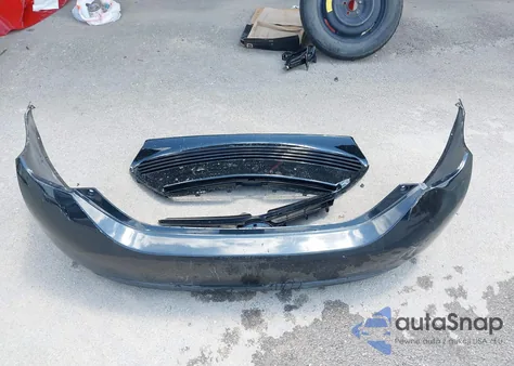 2019 Toyota Corolla Le z USA, uszkodzony, nr VIN 5YFBURHE9KP948634